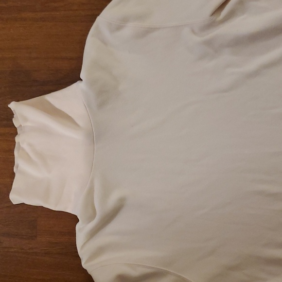 Croft & Barrow Bundle of 2 Tan Mock Stretch & Pink Turtlenecks - Size Medium - Picture 5 of 11